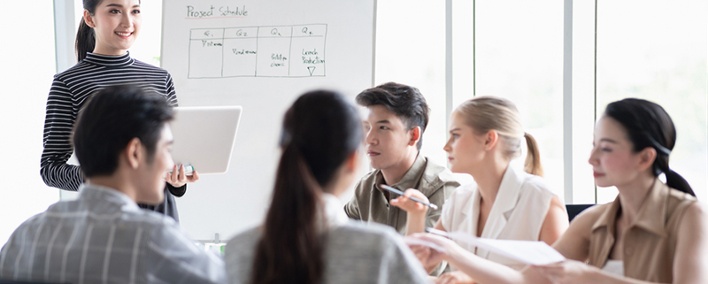 managing hybrid teams